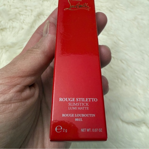 Christian Louboutin
Rouge Stiletto Lumi Matte Lipstick 101 rouge LOUBOUTIN - Picture 8 of 8